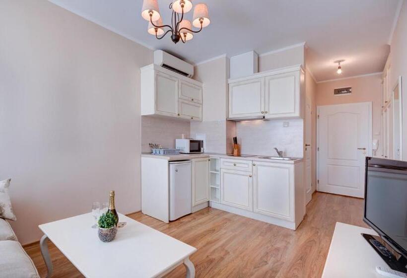 带1个卧室的带阳台的公寓, Apart Hotel Dawn Park