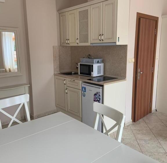 带1个卧室的带阳台的公寓, Apart Hotel Dawn Park