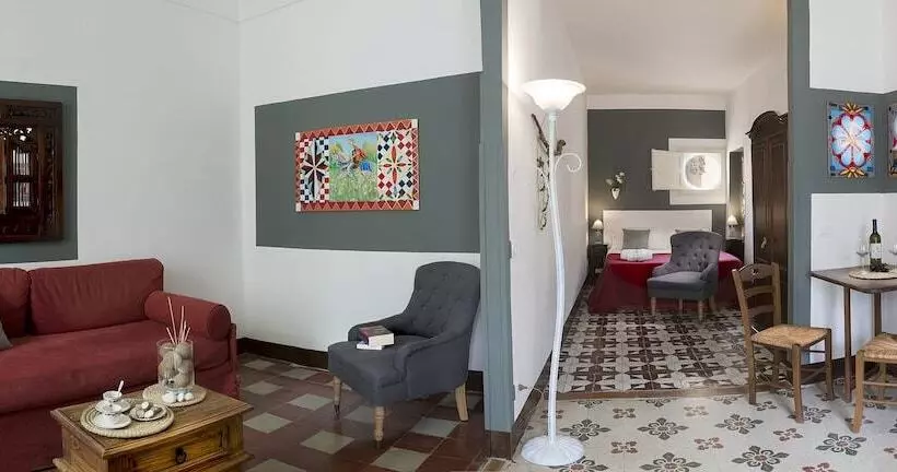 اتاق استاندارد سه نفره, Ai Lumi