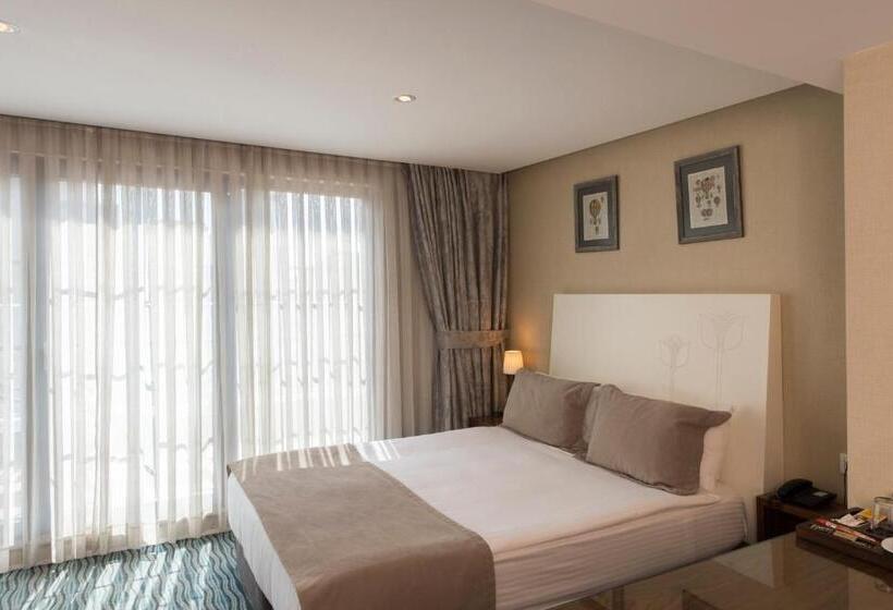 اتاق خانوادگی, Aston Hotel Taksim