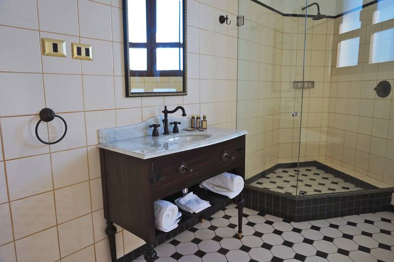 سوییت, Boutique Castillo Rojo