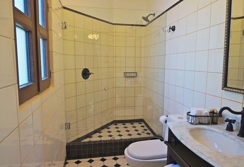 اتاق پرمیوم, Boutique Castillo Rojo