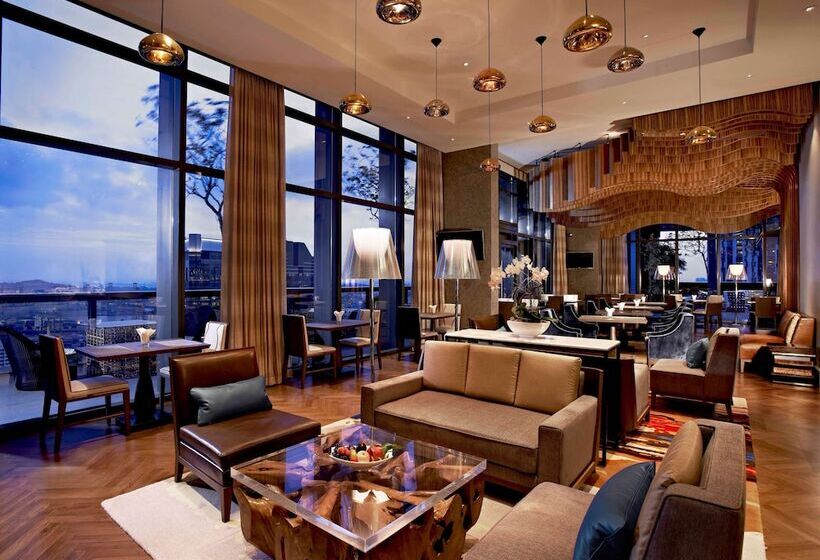اتاق کلاب, Carlton City Hotel Singapore