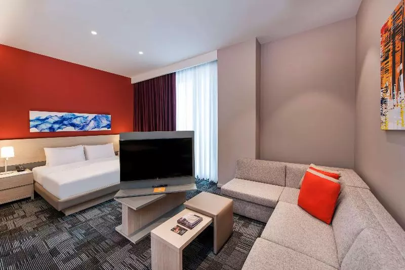 اتاق اجرایی با تخت بزرگ, Carlton City Hotel Singapore