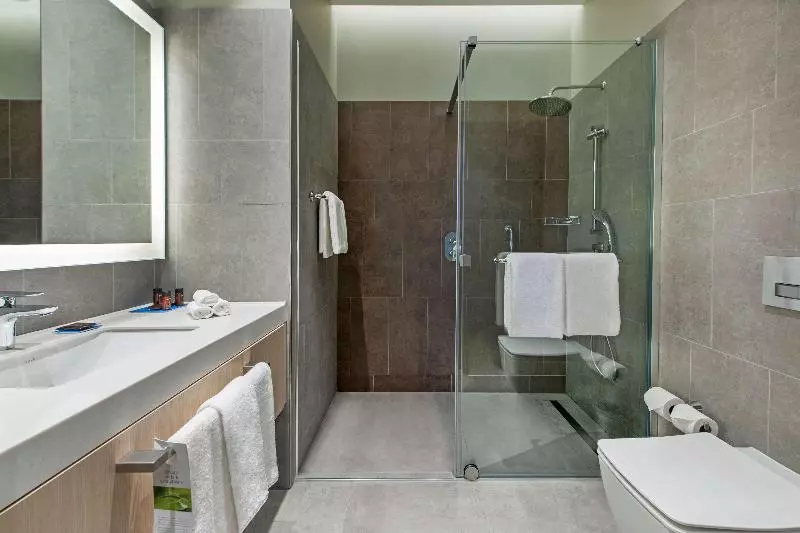 اتاق اجرایی با تخت بزرگ, Carlton City Hotel Singapore