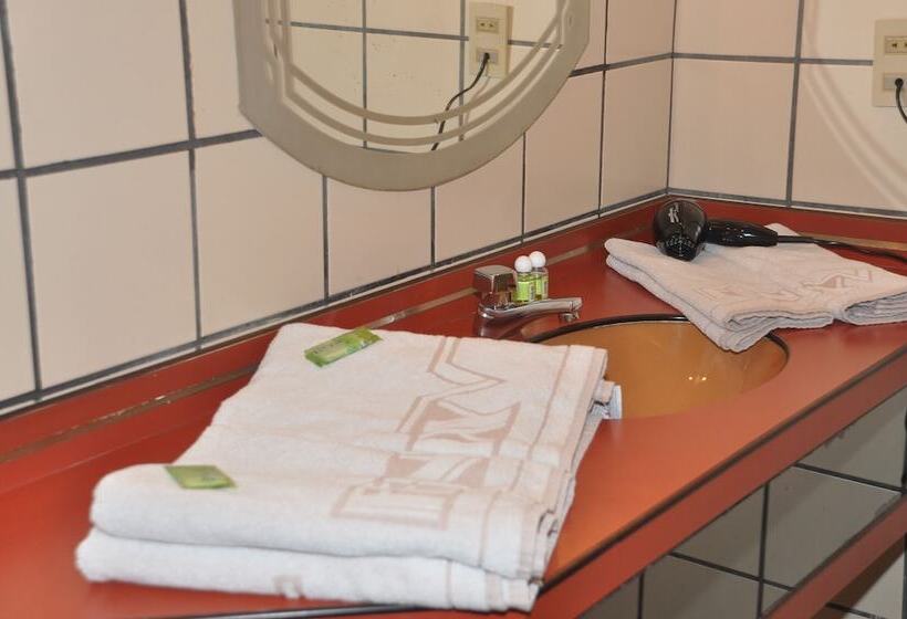 اتاق استاندارد, Fênix