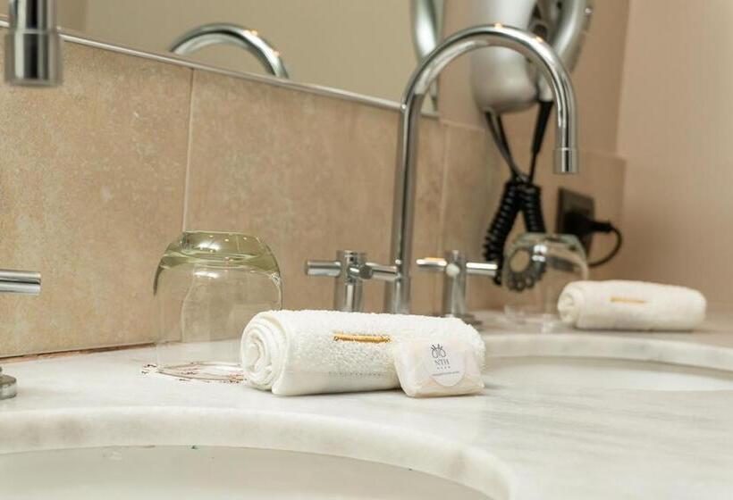 수피리어 룸, Neuquén Tower