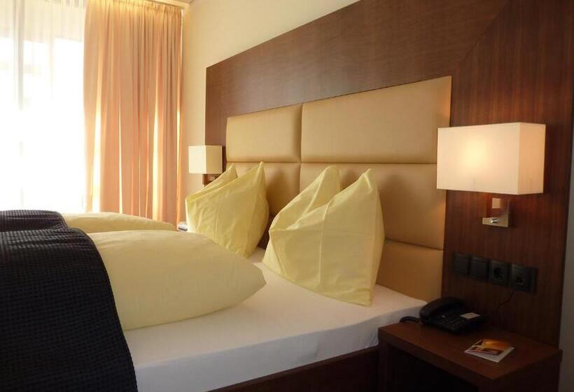 スーペリアトリプルルーム, Sonne 1806   Hotel Am Campus Dornbirn