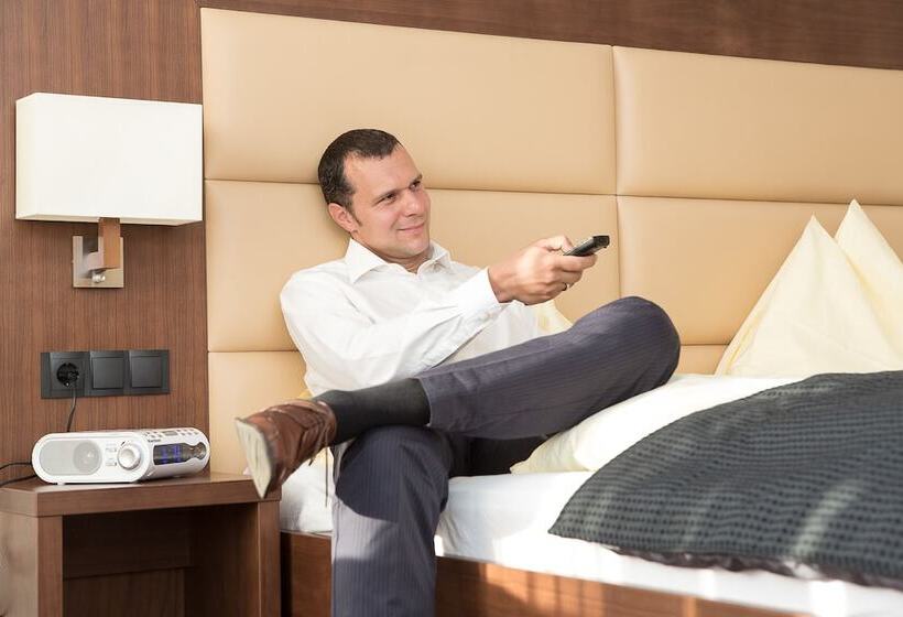 غرفة سوبيريور ثلاثية, Sonne 1806   Hotel Am Campus Dornbirn