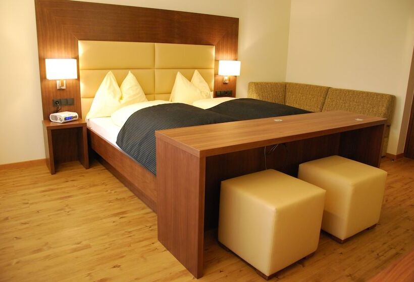 غرفة سوبيريور ثلاثية, Sonne 1806   Hotel Am Campus Dornbirn