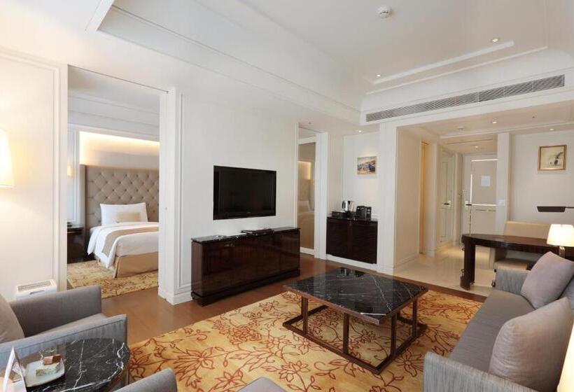 جناح جونيور, The Okura Prestige Taipei