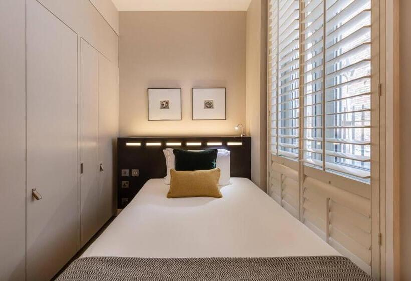 غرفة قياسية فردية, The Resident Soho