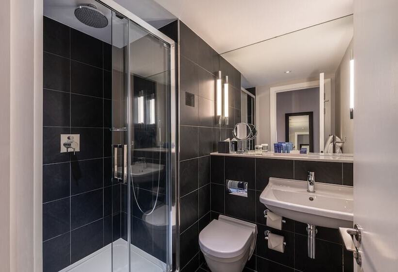 غرفة قياسية فردية, The Resident Soho