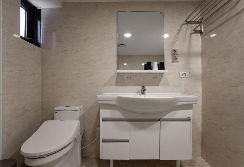 اتاق استاندارد سه نفره, Hub Hotel   Songshan Airport Branch