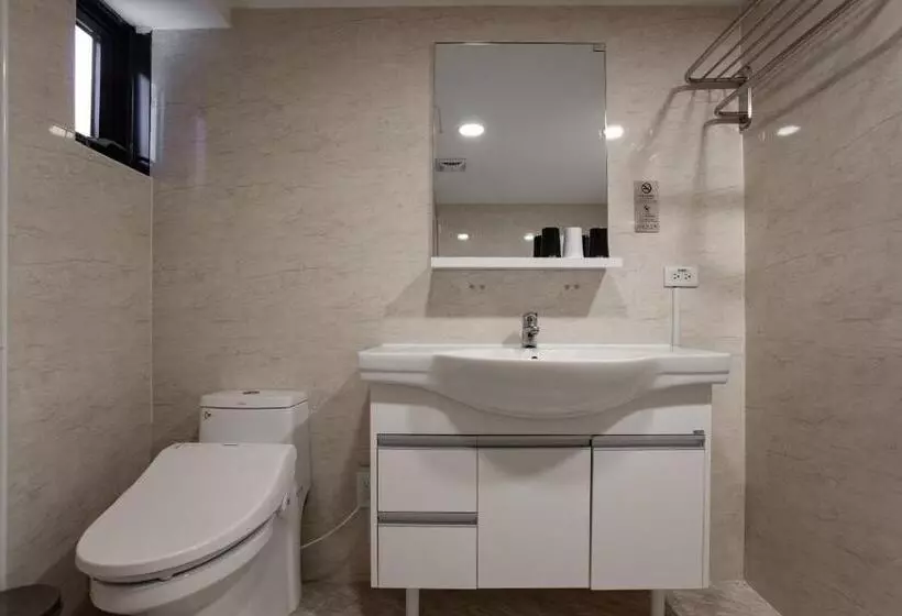 اتاق استاندارد سه نفره, Hub Hotel   Songshan Airport Branch