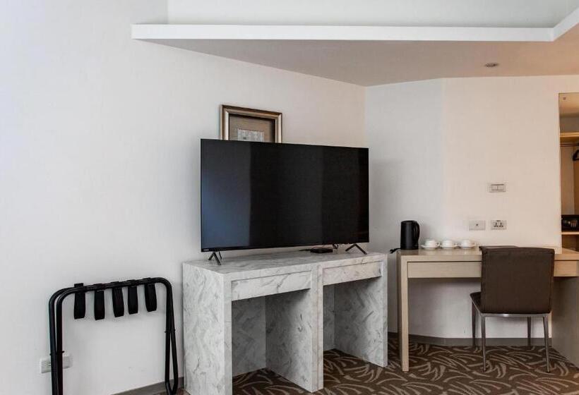 اتاق استاندارد سه نفره, Hub Hotel   Songshan Airport Branch