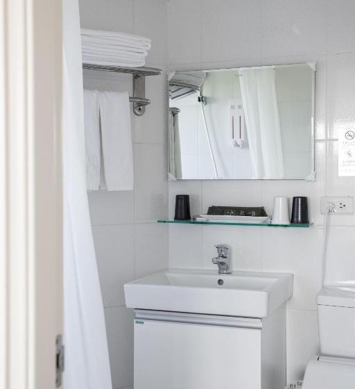 اتاق استاندارد سه تخته با چشمانداز, Hub Hotel   Songshan Airport Branch