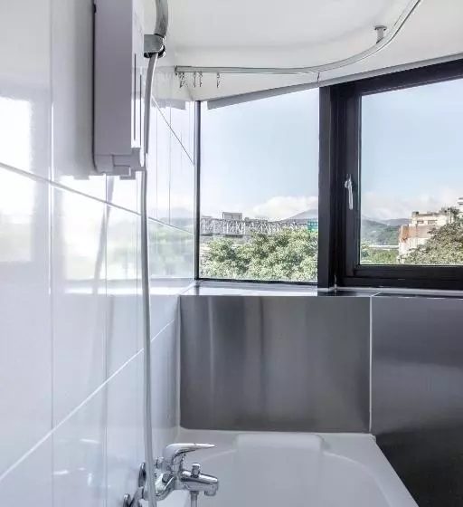 اتاق استاندارد سه تخته با چشم‌انداز, Hub Hotel   Songshan Airport Branch