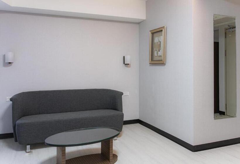 اتاق استاندارد چهار تخته, Hub Hotel   Songshan Airport Branch