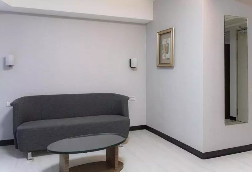اتاق استاندارد چهار تخته, Hub Hotel   Songshan Airport Branch