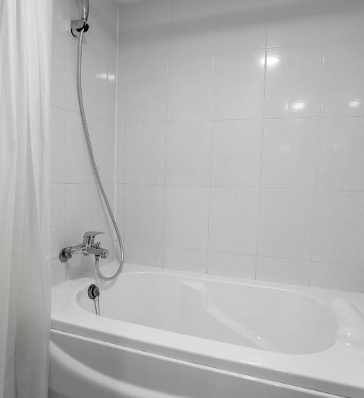 اتاق استاندارد چهار تخته, Hub Hotel   Songshan Airport Branch