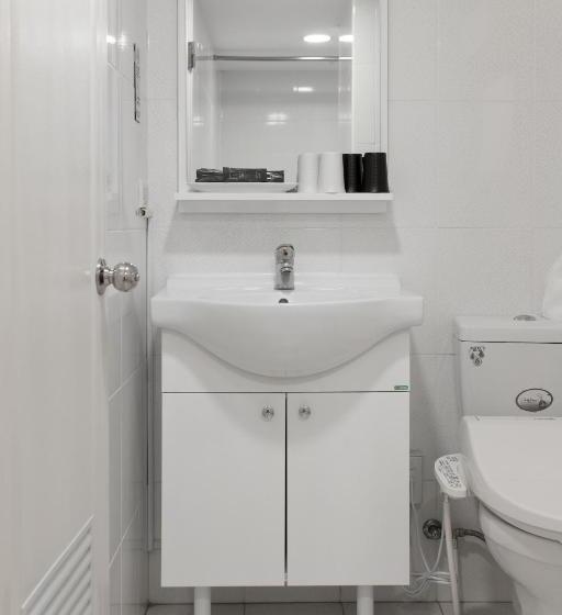 اتاق استاندارد چهار تخته, Hub Hotel   Songshan Airport Branch