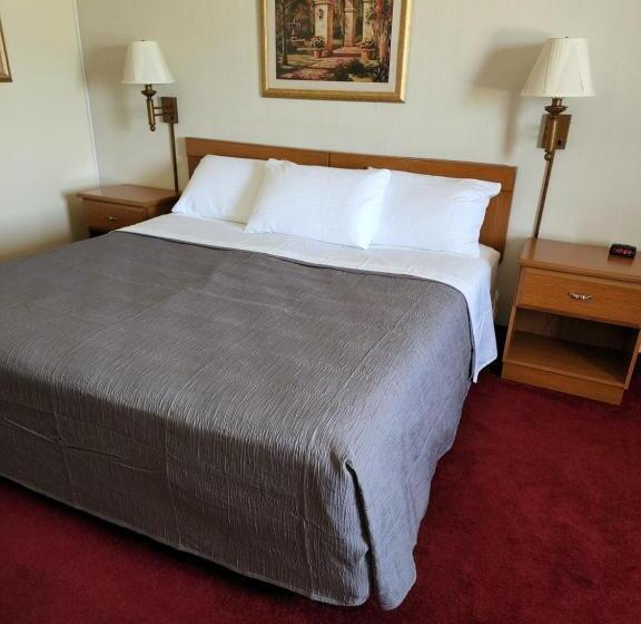חדר דחוקס עם מיטת קינג, Family Budget Inn Bethany