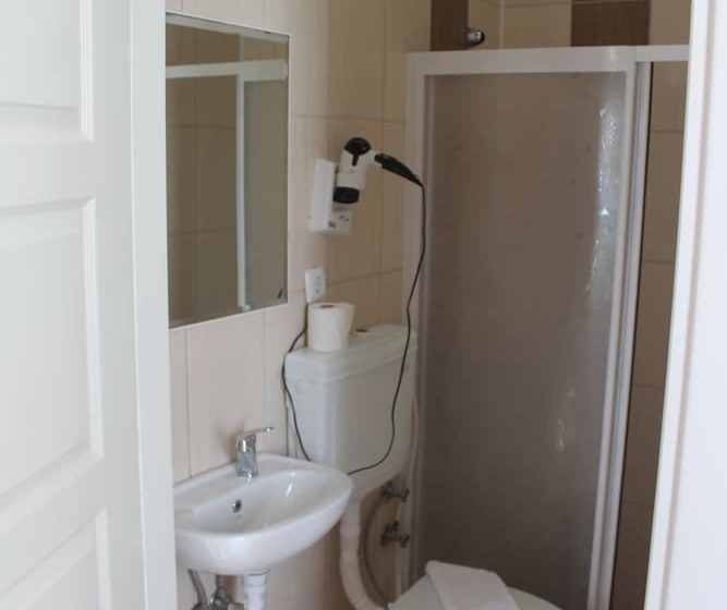 اتاق استاندارد, Rosella Hotels