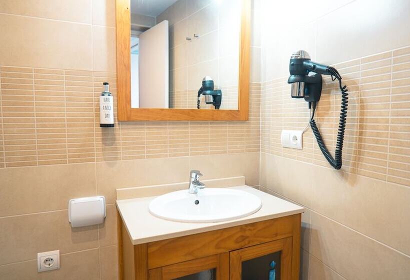 3 Bedroom Duplex Apartment, Smartr Madrid Atocha