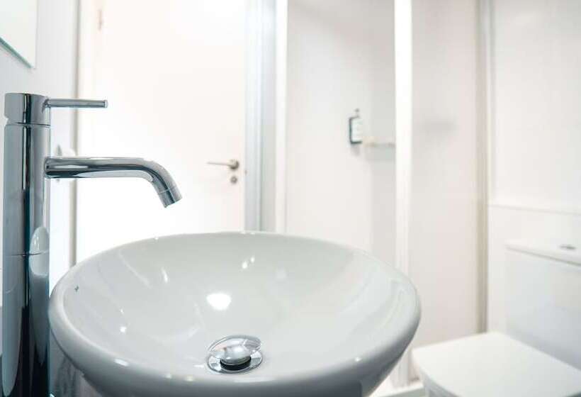 3 Bedroom Duplex Apartment, Smartr Madrid Atocha