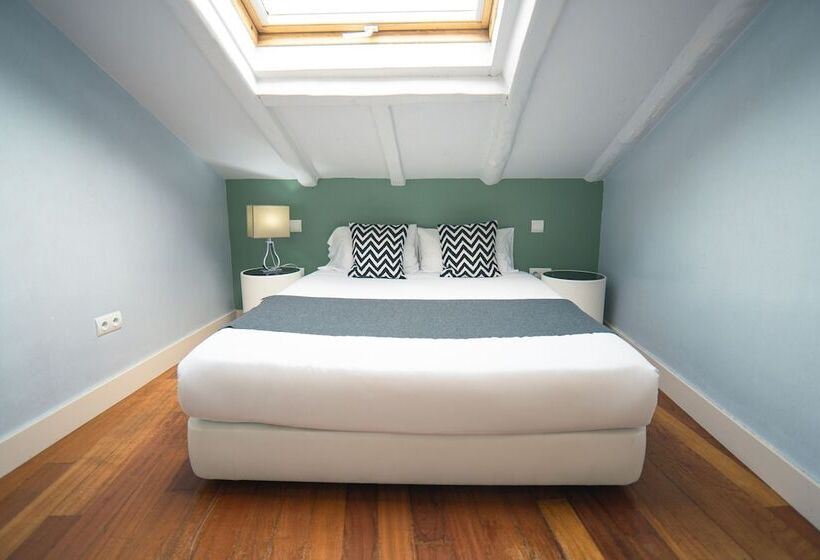 3 Bedroom Duplex Apartment, Smartr Madrid Atocha