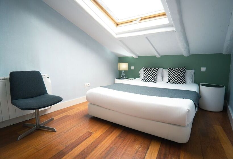 3 Bedroom Duplex Apartment, Smartr Madrid Atocha