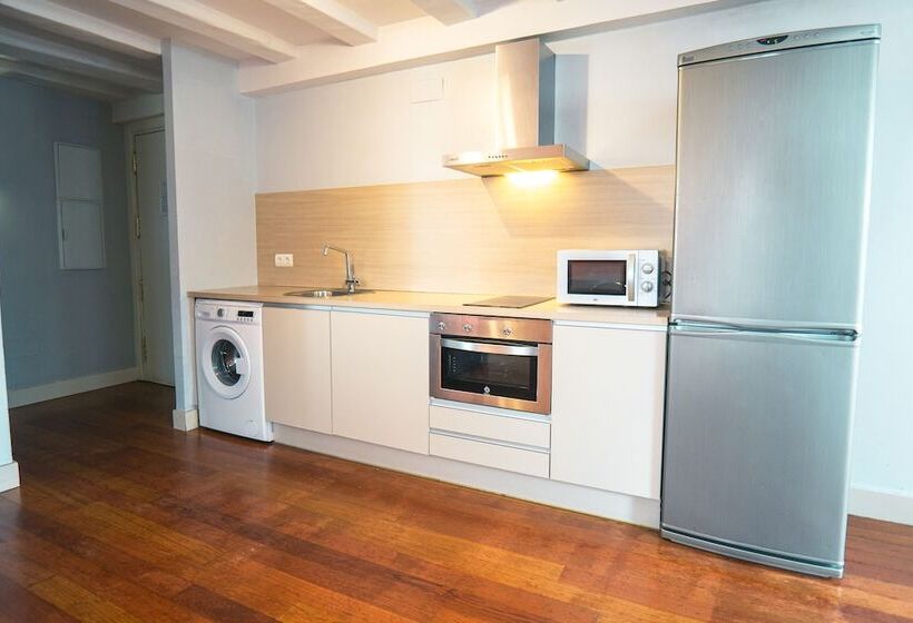 3 Bedroom Duplex Apartment, Smartr Madrid Atocha