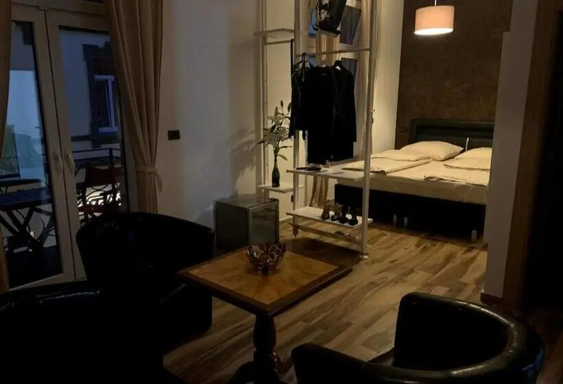 Standard-huone Parveke, Fashion Villa