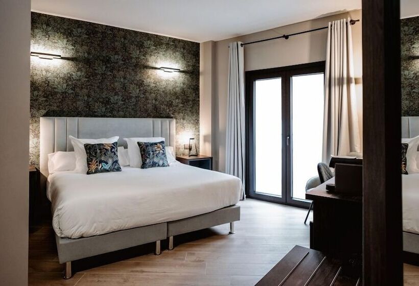 اتاق استاندارد, Gilmar Orellana La Vieja