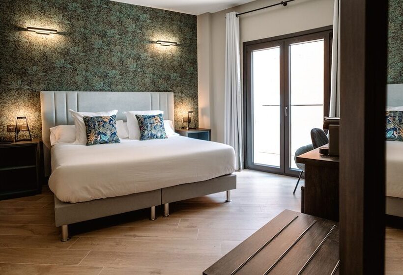 اتاق سوپریور, Gilmar Orellana La Vieja