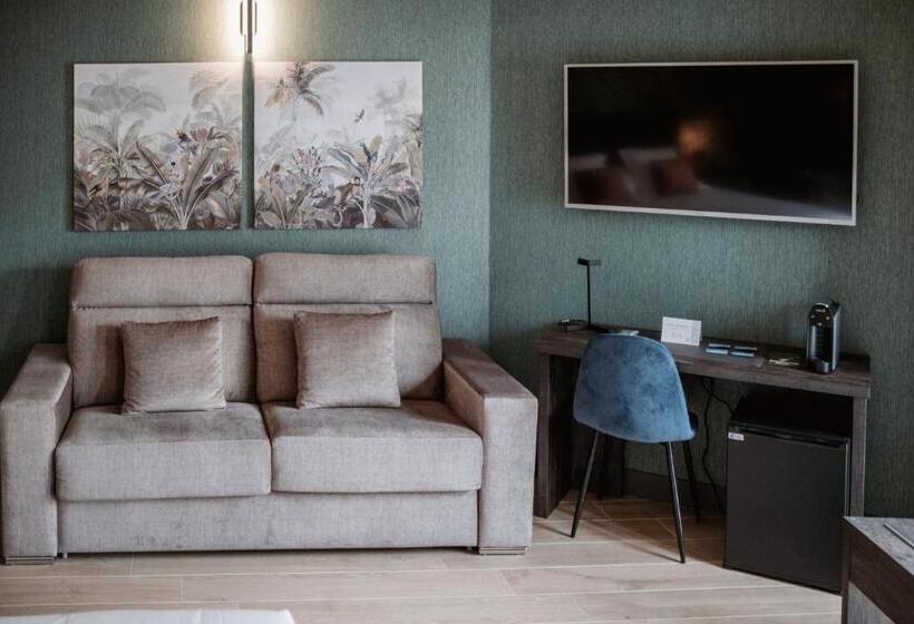 اتاق سوپریور, Gilmar Orellana La Vieja