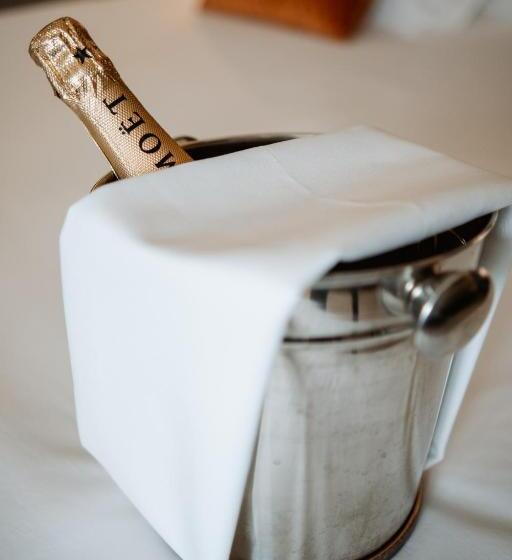 اتاق سوپریور, Gilmar Orellana La Vieja