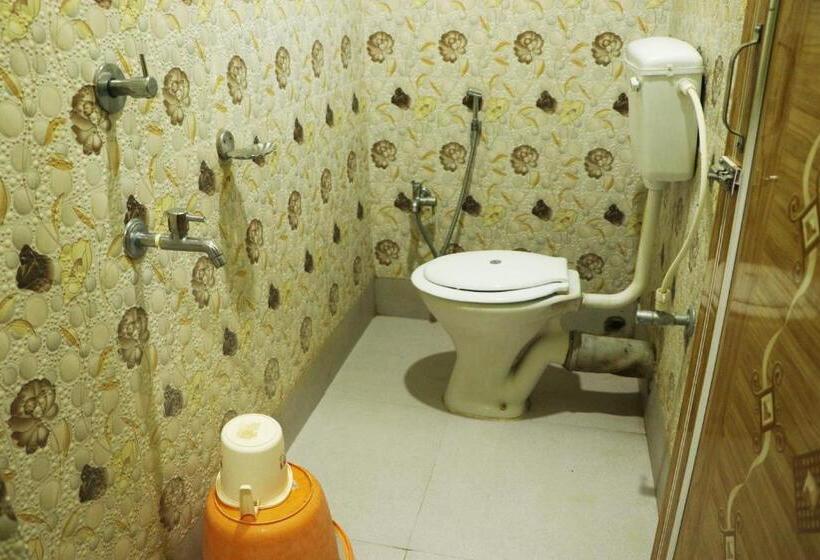 חדר אקונומי, Resort Neel Nirjan !! Best Family Resort In Bolpur Santiniketan With Swimming Pool !!