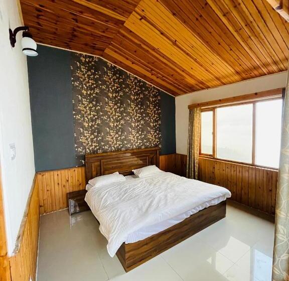 エコノミールーム, Small Victories Stay & Cafe