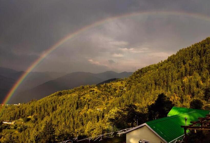 エコノミールーム, Small Victories Stay & Cafe