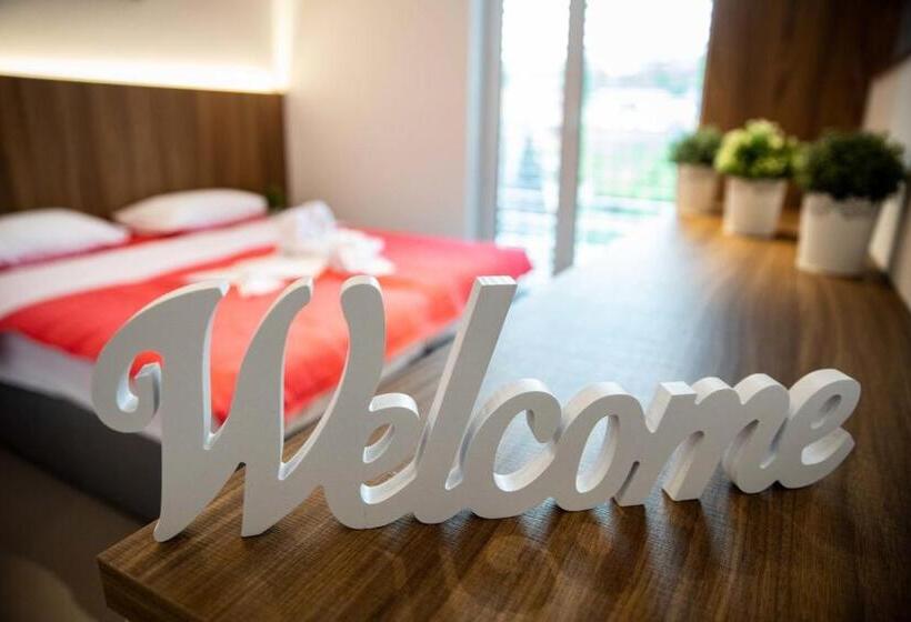 اتاق استاندارد با چشمانداز کوهستان, Gostilna Pugelj