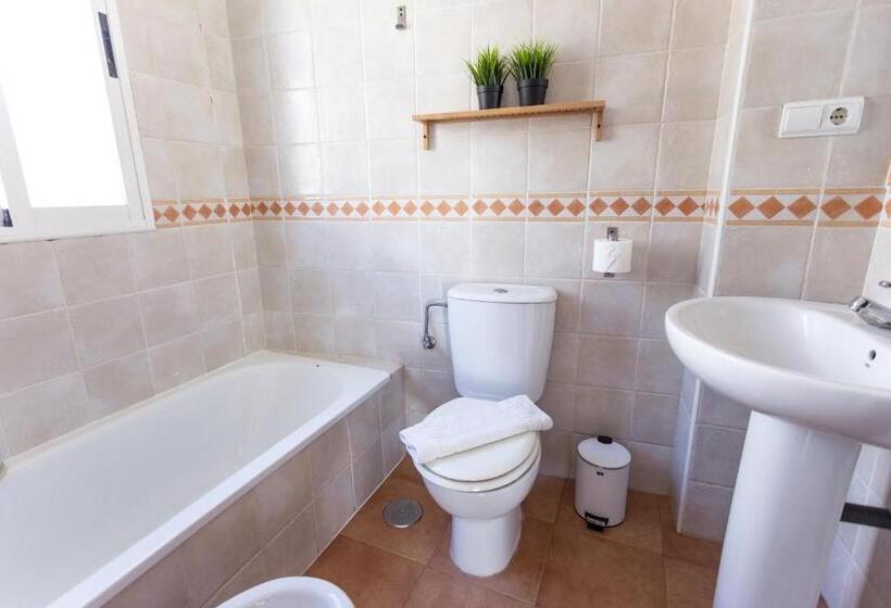 1 Bedroom Penthouse Apartment, Apartamentos Granata