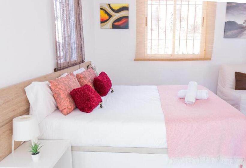 1 Bedroom Penthouse Apartment, Apartamentos Granata