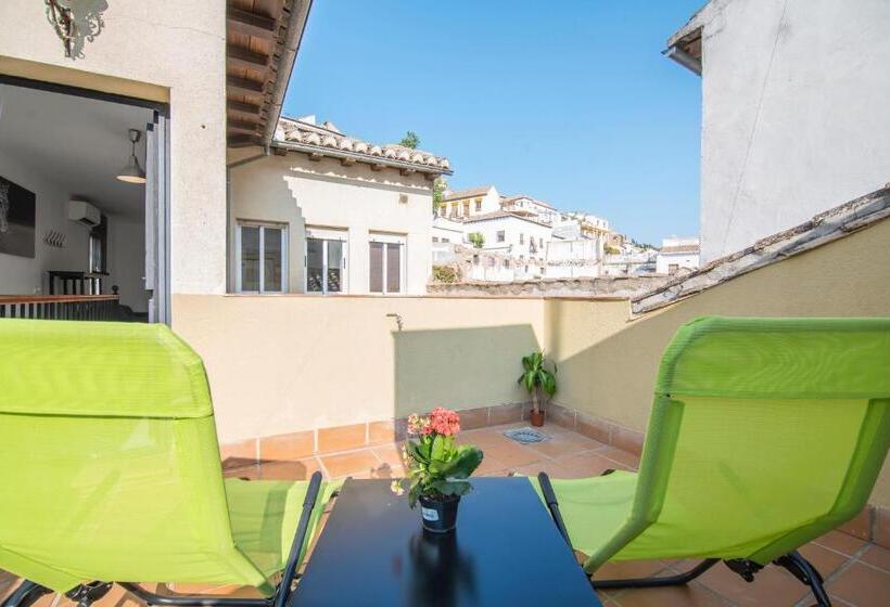 1 Bedroom Penthouse Apartment, Apartamentos Granata