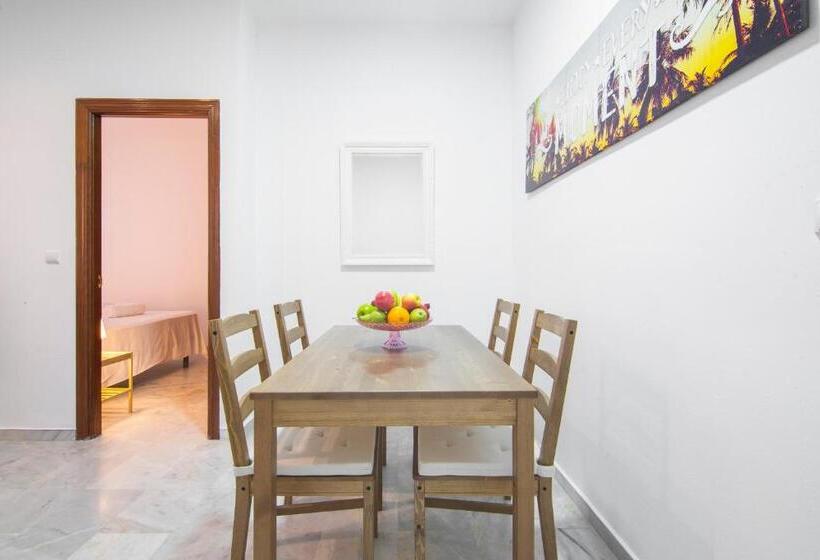 آپارتمان لوکس 1 خوابه, Apartamentos Granata