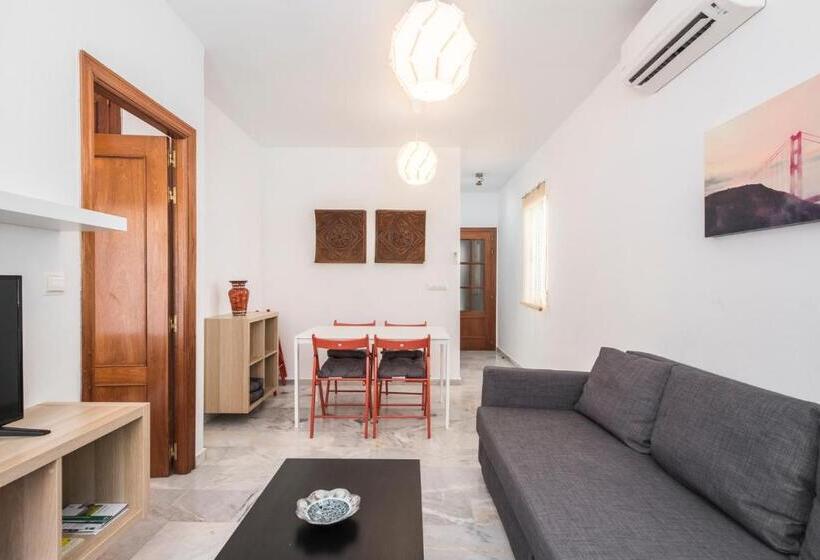 آپارتمان 1 خوابه با چشم‌انداز استخر, Apartamentos Granata