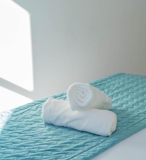 1 Bedroom Penthouse Apartment, Apartamentos Granata