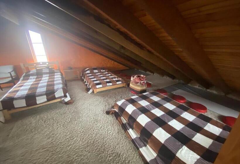 غرفة عائلية, El Peregrino