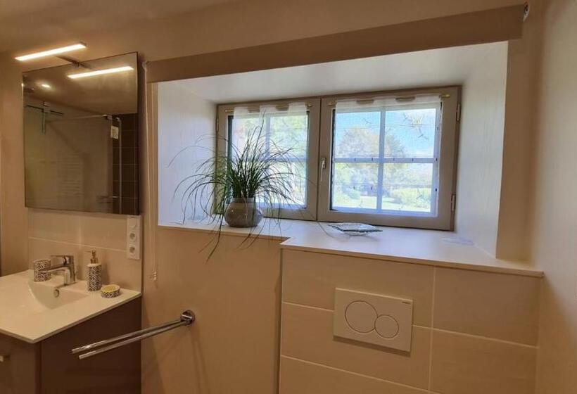 标准间, Les Berges De La Planchette